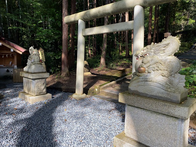 眞名井神社(籠神社奥宮)　龍の狛犬