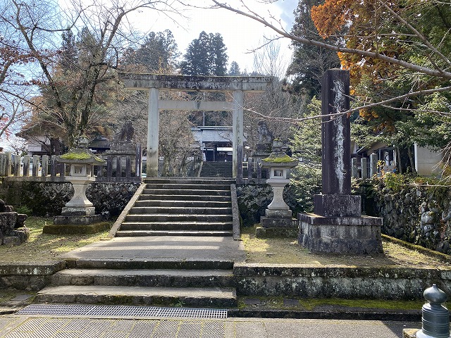 飛騨護國神社　入口