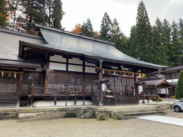 飛騨護國神社　社殿