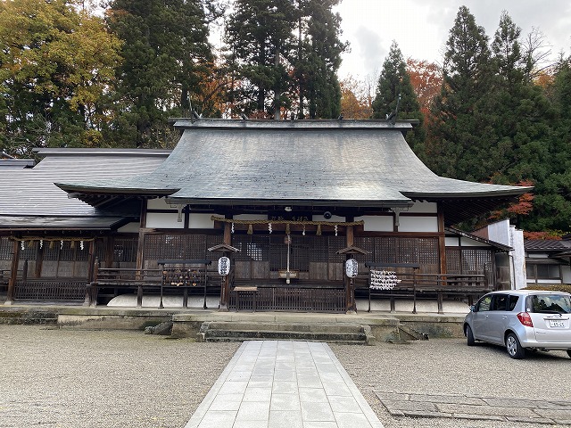 飛騨護國神社　拝殿