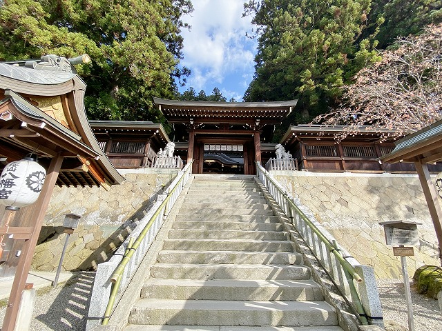 櫻山八幡宮　大石段