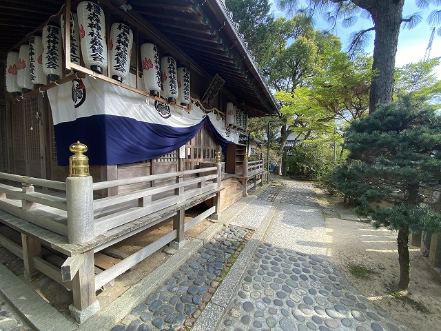 橿森神社②　社殿前