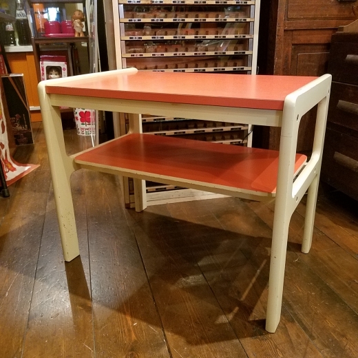 昭和レトロなオレンジ色のサイドテーブル - [Sold Out]過去の販売商品